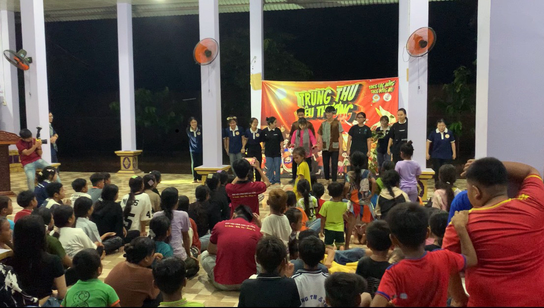 Vui Trung Thu nơi cửa Phật