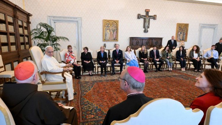 Đức Thánh Cha Lêô XIV - Bảo vệ những trái tim bé nhỏ