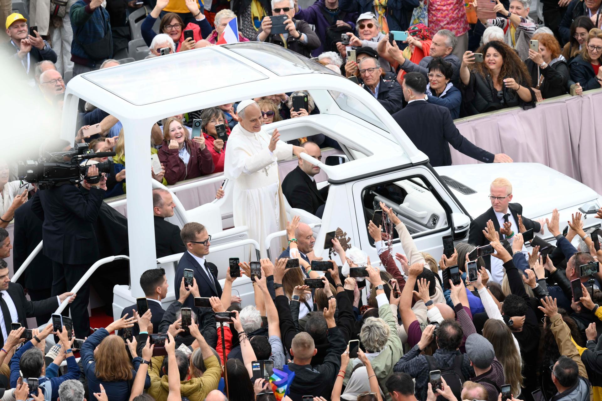 Đức Thánh Cha Lêô: Truyền giáo không chỉ “ra đi”, nhưng là “ở lại”