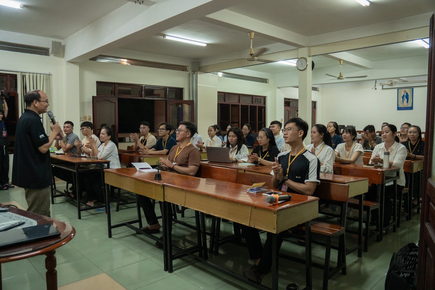 Truyền thông Lòng Biết Ơn