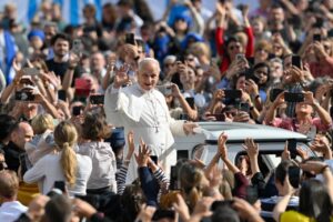 Đức Thánh Cha Lêô: Giáo dục Kitô giáo phải khởi đi từ nội tâm, hiệp nhất, tình yêu và niềm vui Đức Thánh Cha Lêô: Giáo dục Kitô giáo phải khởi đi từ nội tâm, hiệp nhất, tình yêu và niềm vui