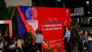 Giáo xứ Hiển Linh - Học viện Dòng Tên: Điểm dừng chân thứ ba của hành trình “Thánh Thể - Trên đường Hành hương” Giáo xứ Hiển Linh - Học viện Dòng Tên: Điểm dừng chân thứ ba của hành trình “Thánh Thể - Trên đường Hành hương”