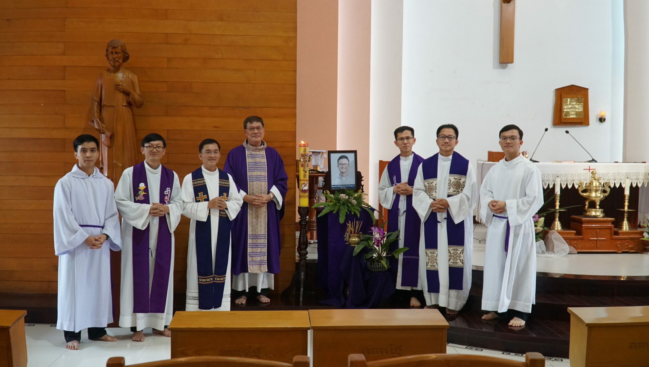 Thánh lễ giỗ 100 ngày thầy Phêrô Lê Tùy Nguyễn Văn Hùng, S.J. (17/01/2026)